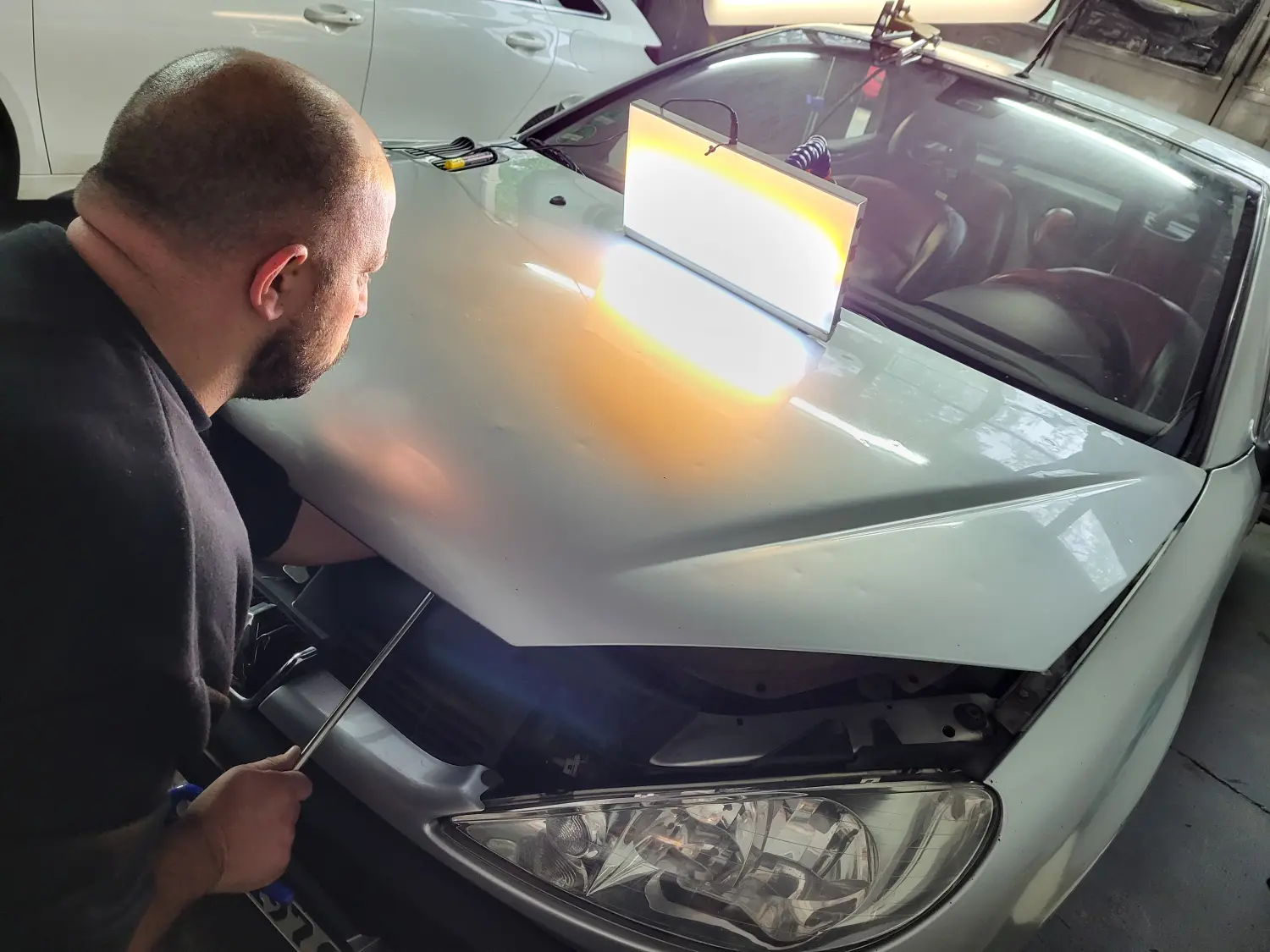 Herausforderungen meistern  von AT Dellentechnik